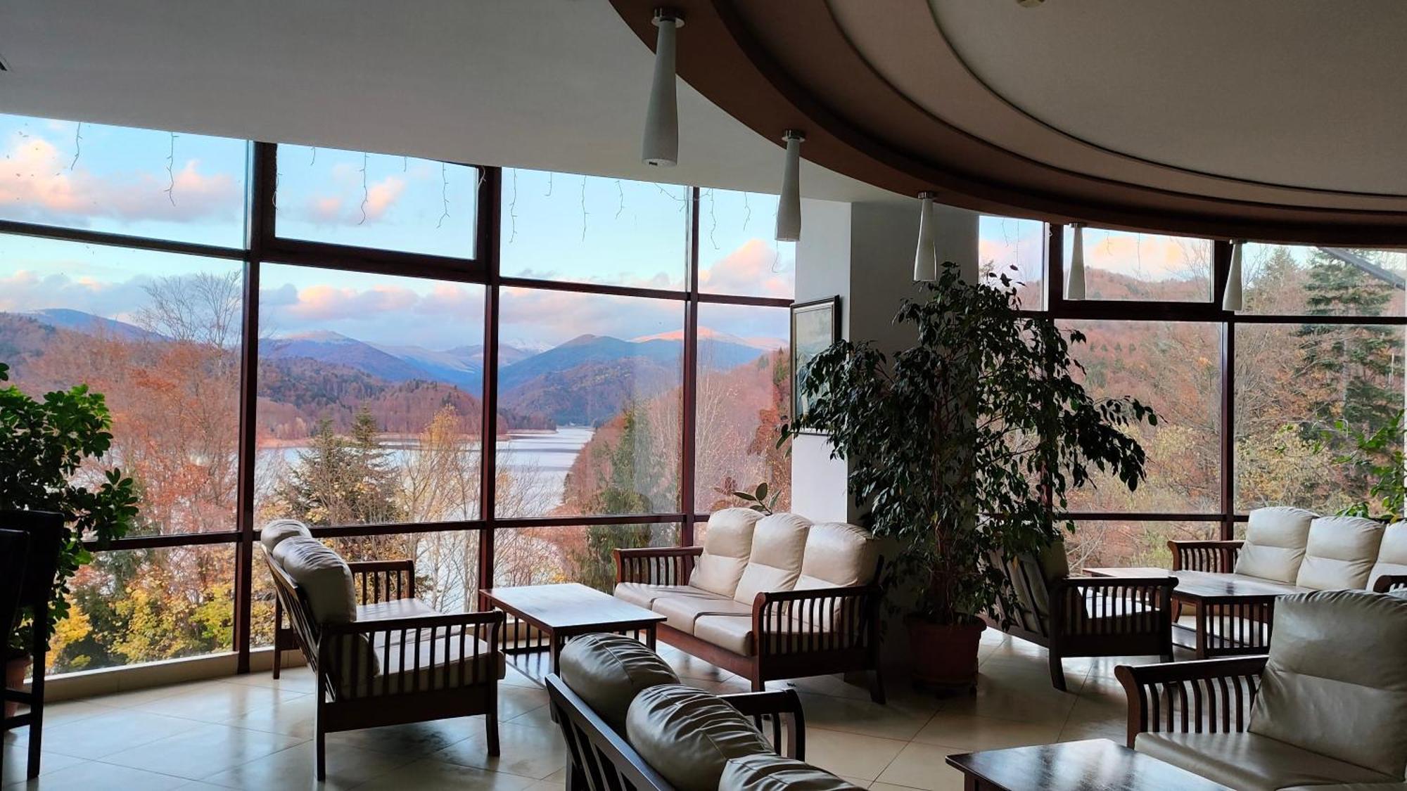 Hotel Valea Cu Pesti Capatineni-Ungureni ภายนอก รูปภาพ