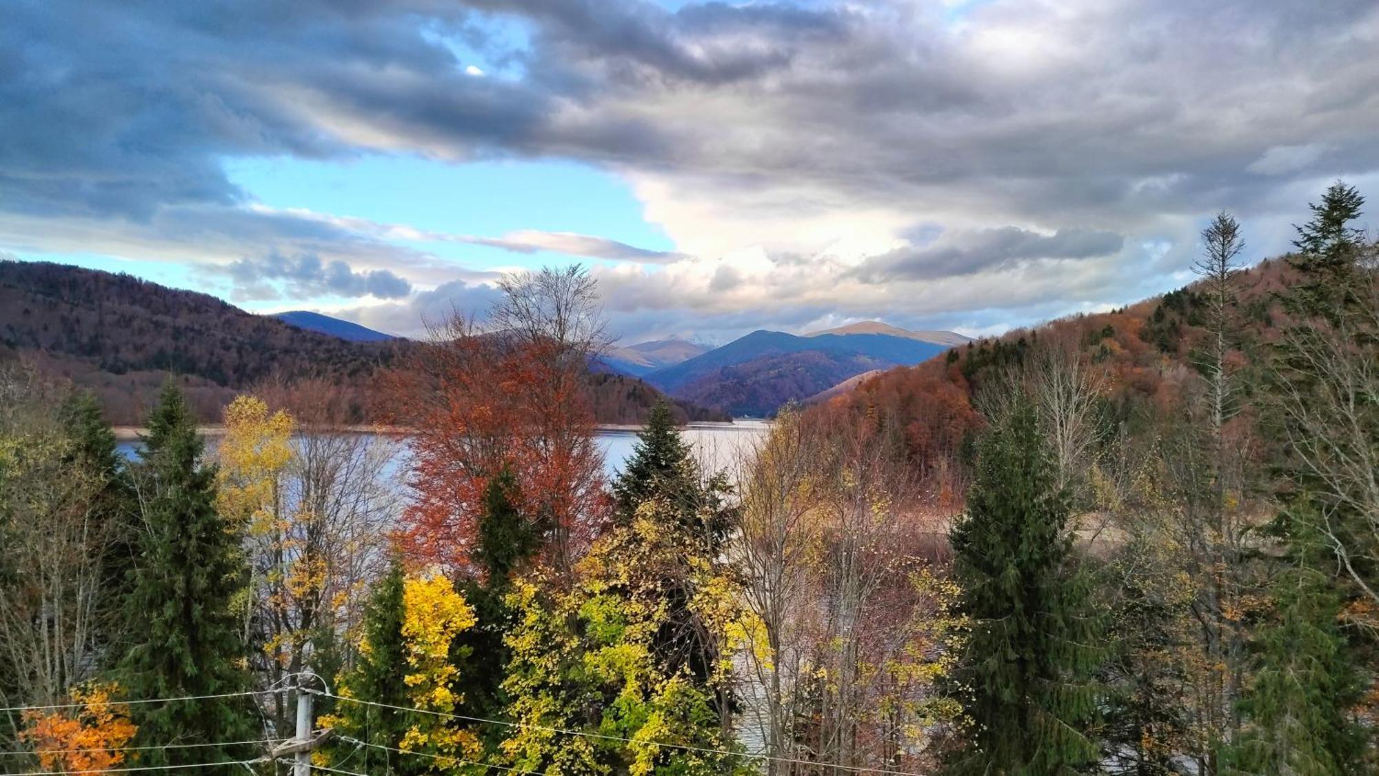 Hotel Valea Cu Pesti Capatineni-Ungureni ภายนอก รูปภาพ