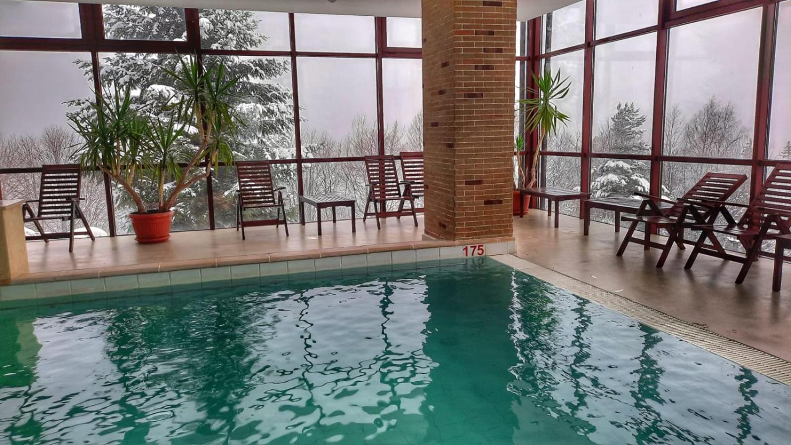 Hotel Valea Cu Pesti Capatineni-Ungureni ภายนอก รูปภาพ