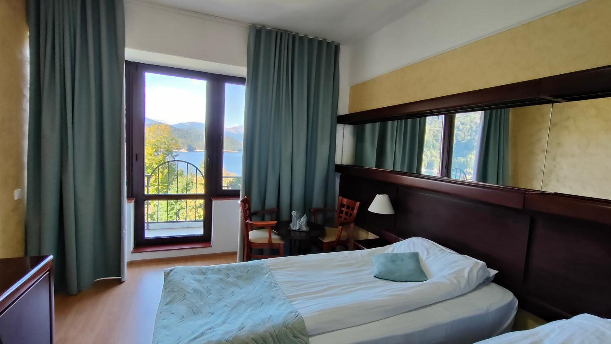 Hotel Valea Cu Pesti Capatineni-Ungureni ภายนอก รูปภาพ
