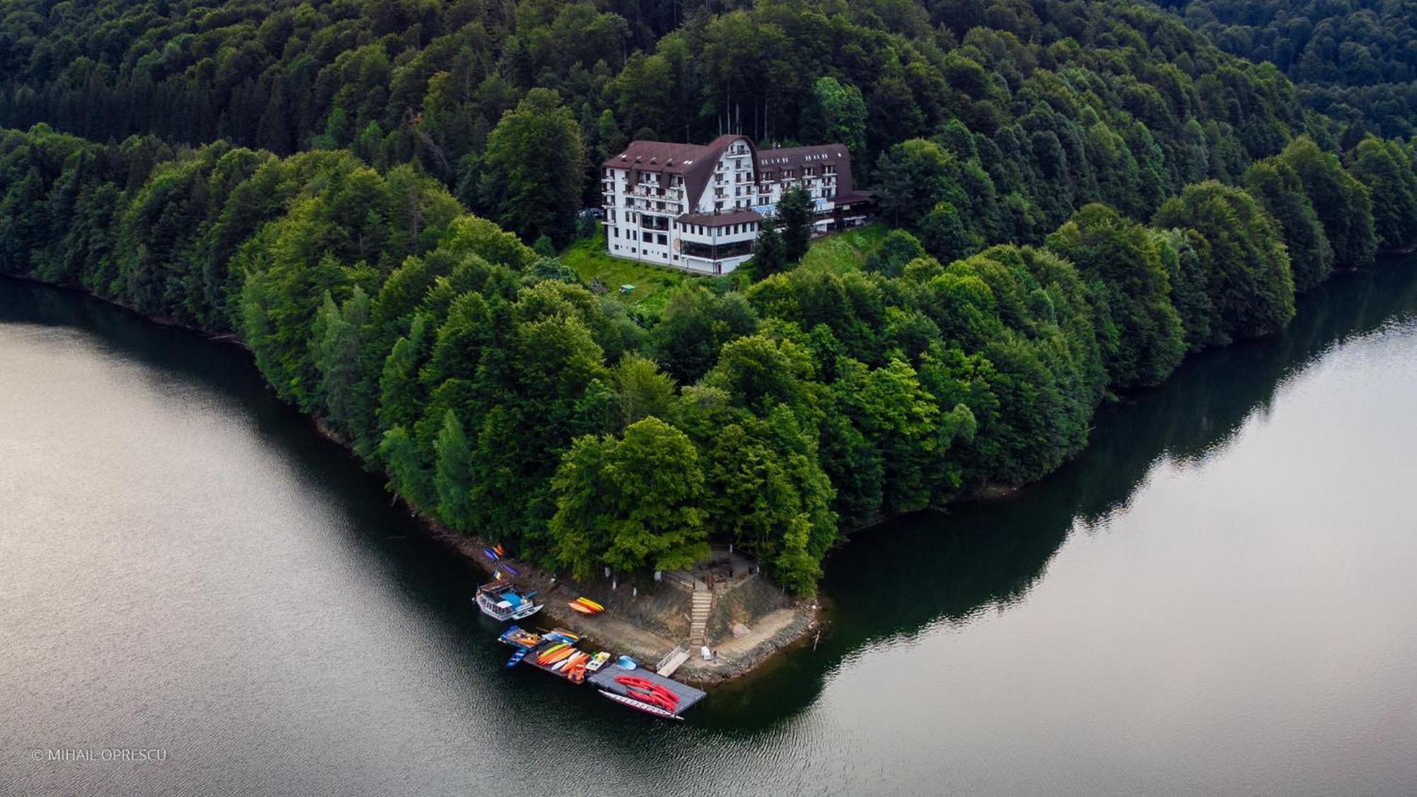 Hotel Valea Cu Pesti Capatineni-Ungureni ภายนอก รูปภาพ