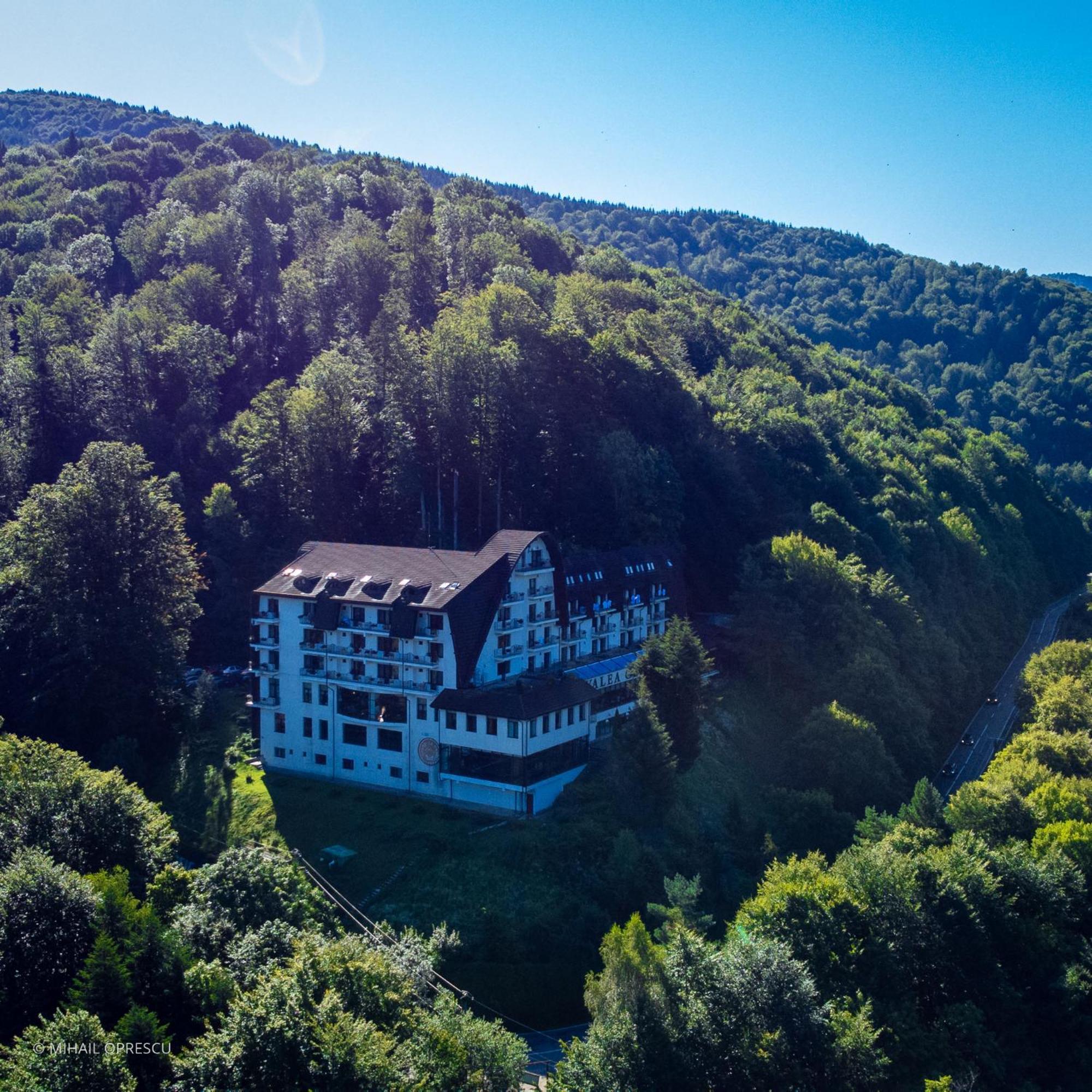 Hotel Valea Cu Pesti Capatineni-Ungureni ภายนอก รูปภาพ