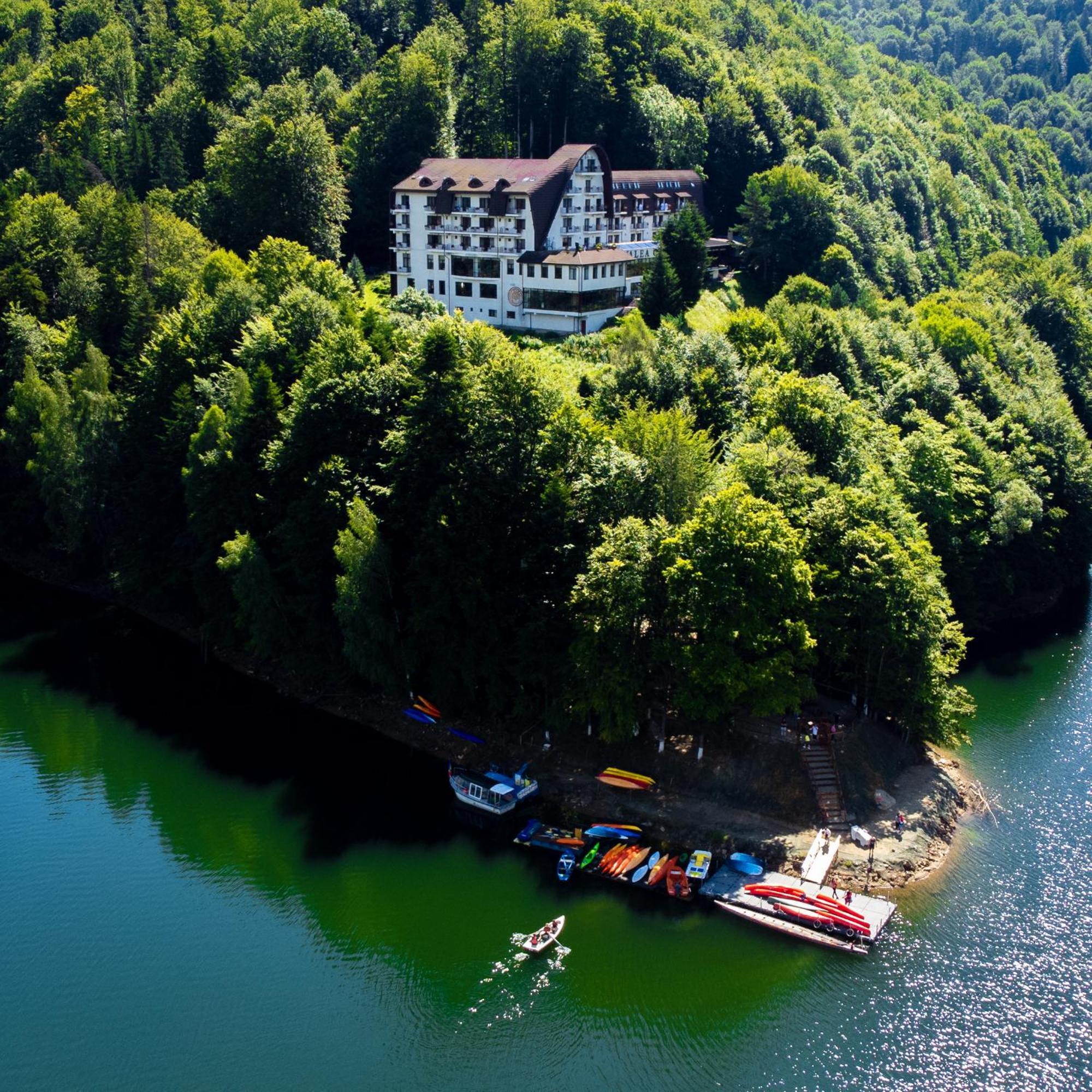 Hotel Valea Cu Pesti Capatineni-Ungureni ภายนอก รูปภาพ