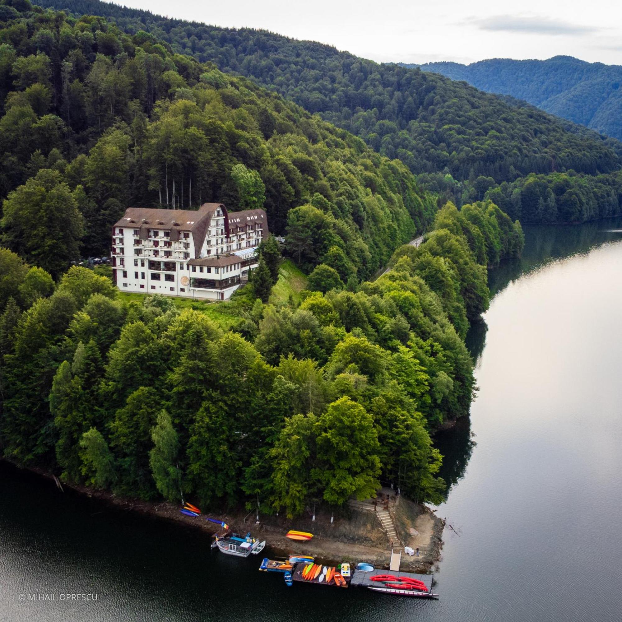 Hotel Valea Cu Pesti Capatineni-Ungureni ภายนอก รูปภาพ