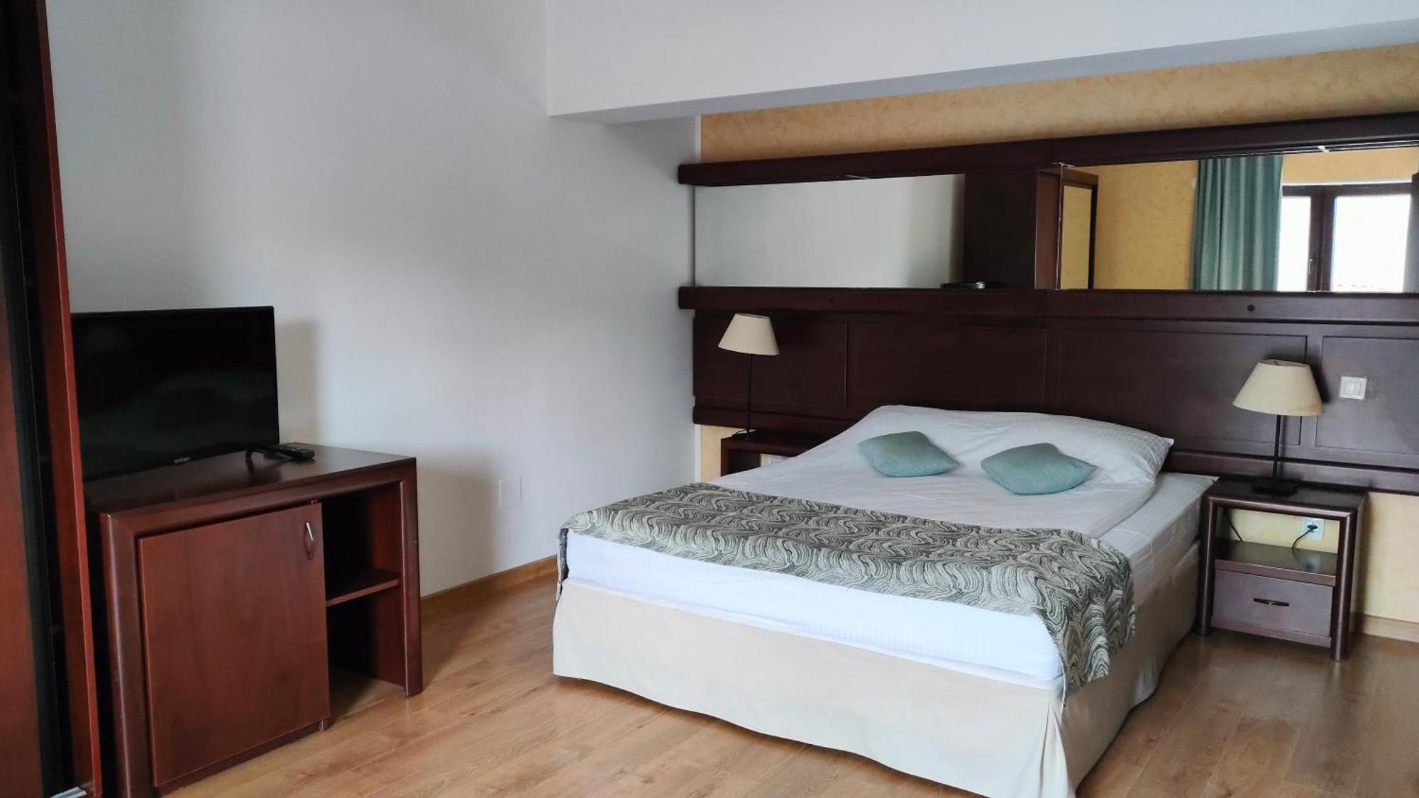 Hotel Valea Cu Pesti Capatineni-Ungureni ภายนอก รูปภาพ