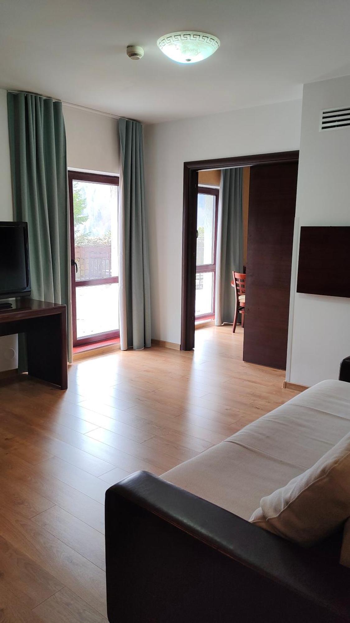 Hotel Valea Cu Pesti Capatineni-Ungureni ภายนอก รูปภาพ