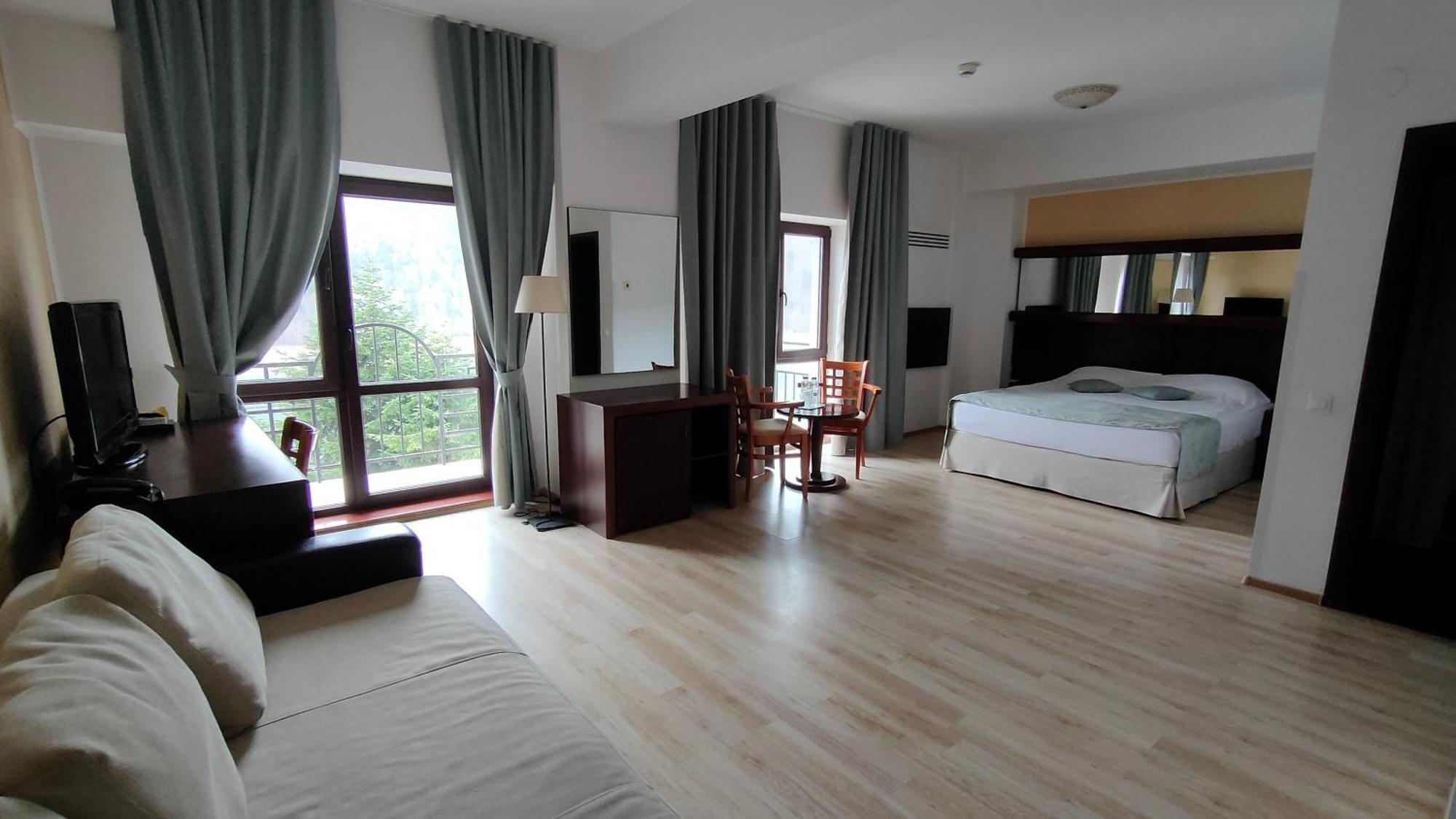 Hotel Valea Cu Pesti Capatineni-Ungureni ภายนอก รูปภาพ