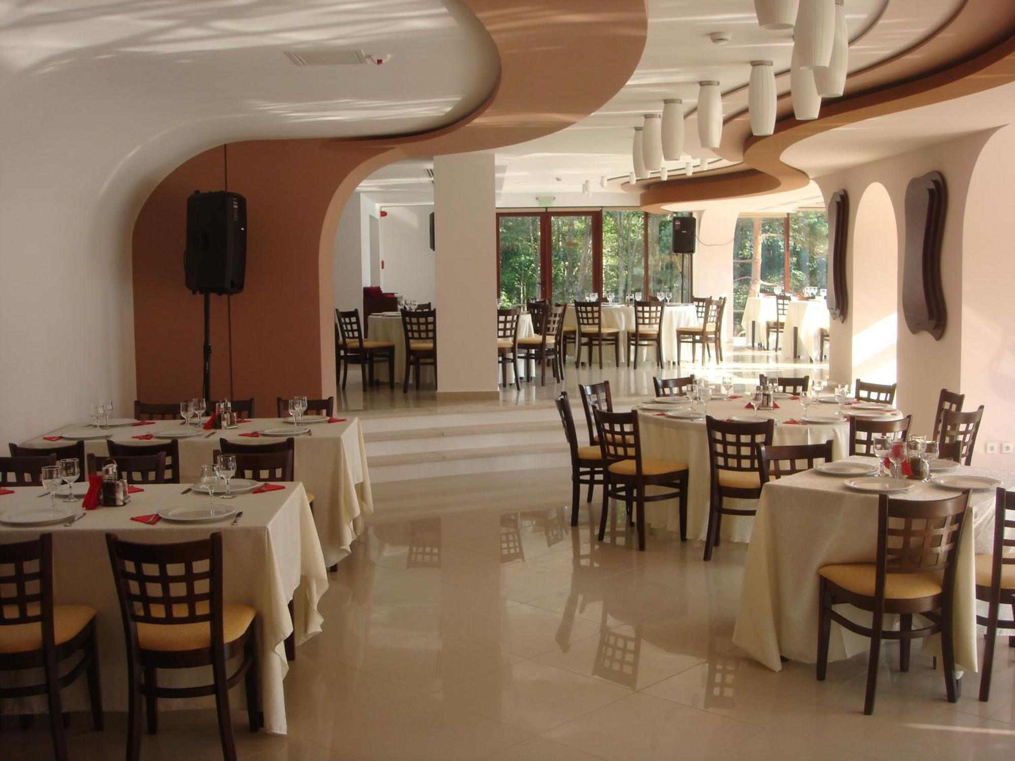 Hotel Valea Cu Pesti Capatineni-Ungureni ภายนอก รูปภาพ