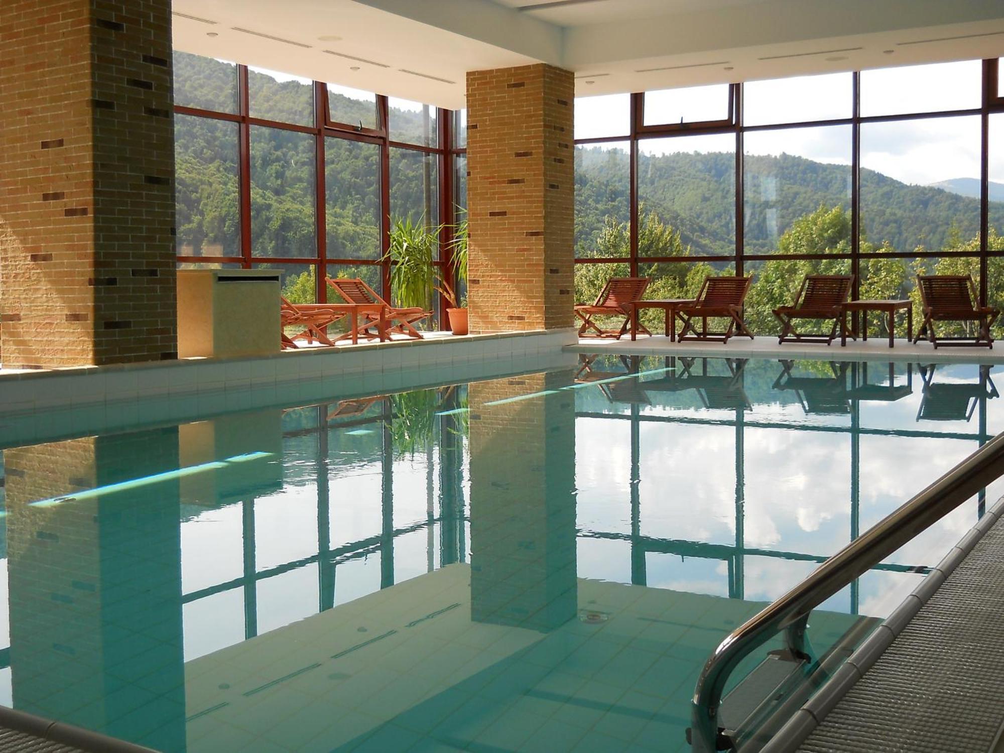 Hotel Valea Cu Pesti Capatineni-Ungureni ภายนอก รูปภาพ