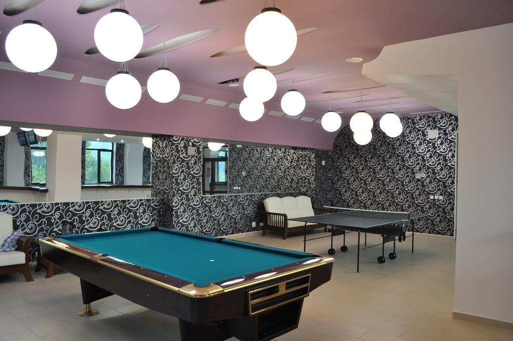 Hotel Valea Cu Pesti Capatineni-Ungureni ภายนอก รูปภาพ