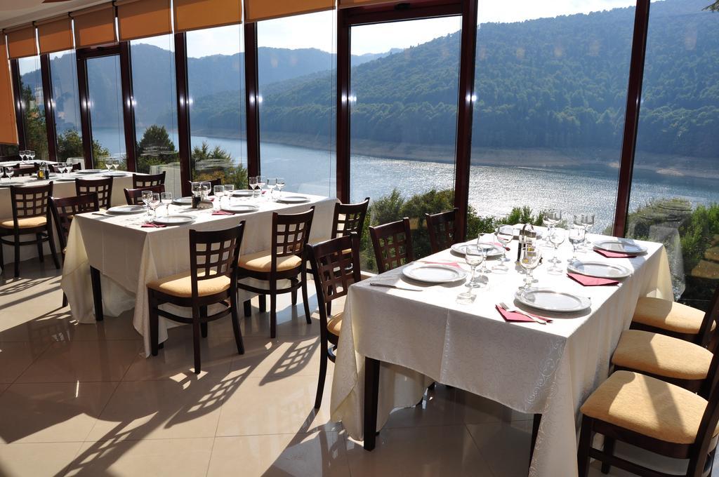 Hotel Valea Cu Pesti Capatineni-Ungureni ภายนอก รูปภาพ