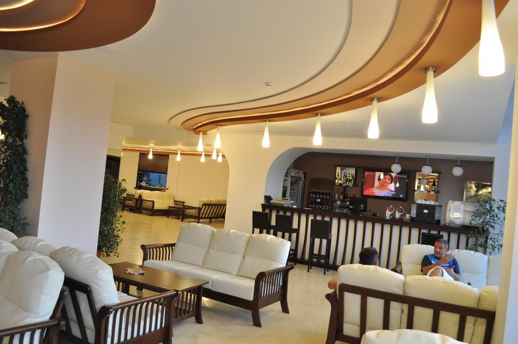 Hotel Valea Cu Pesti Capatineni-Ungureni ภายนอก รูปภาพ